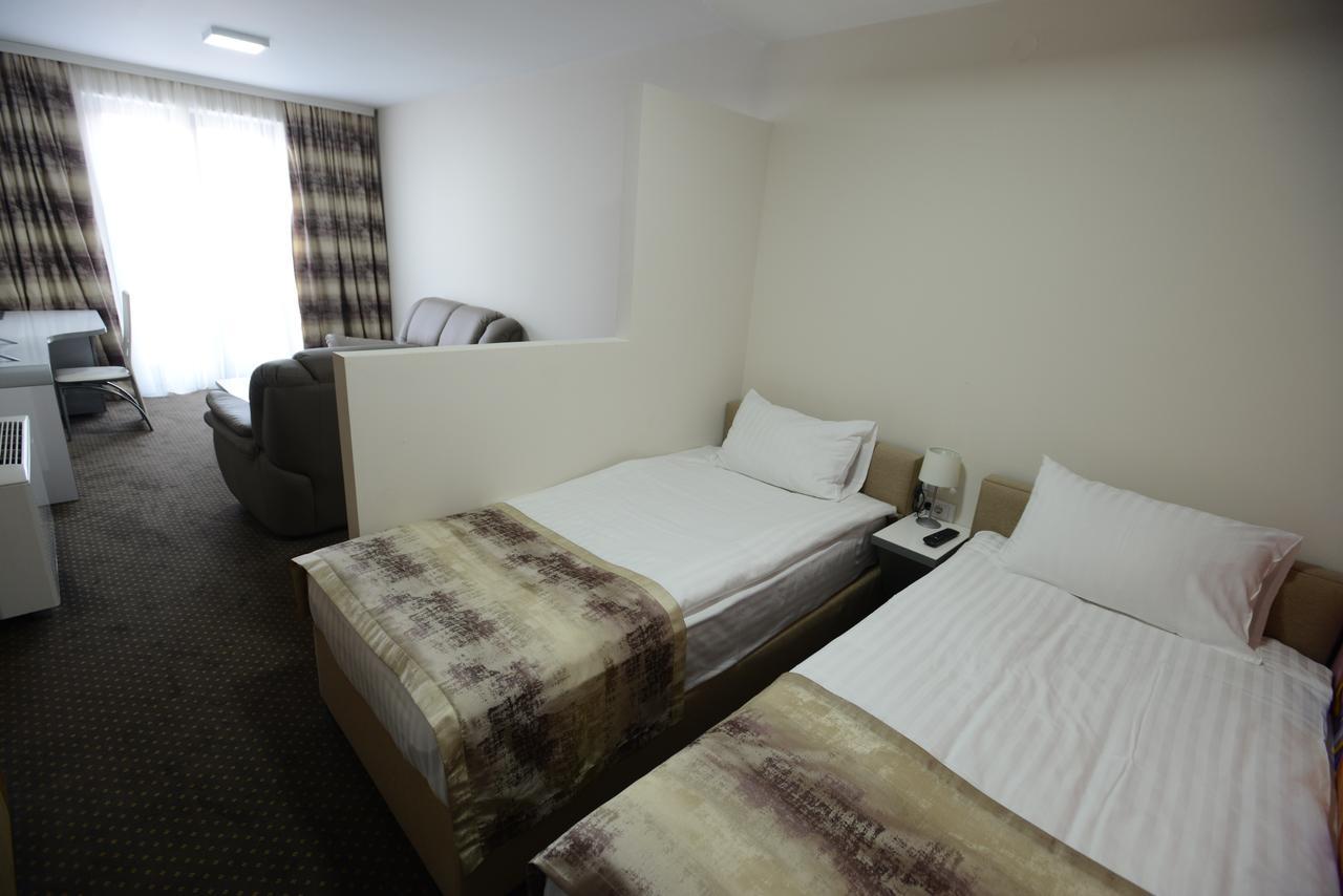 Garni Hotel Hollywoodland Wellness & Aquapark Belgrad Zewnętrze zdjęcie